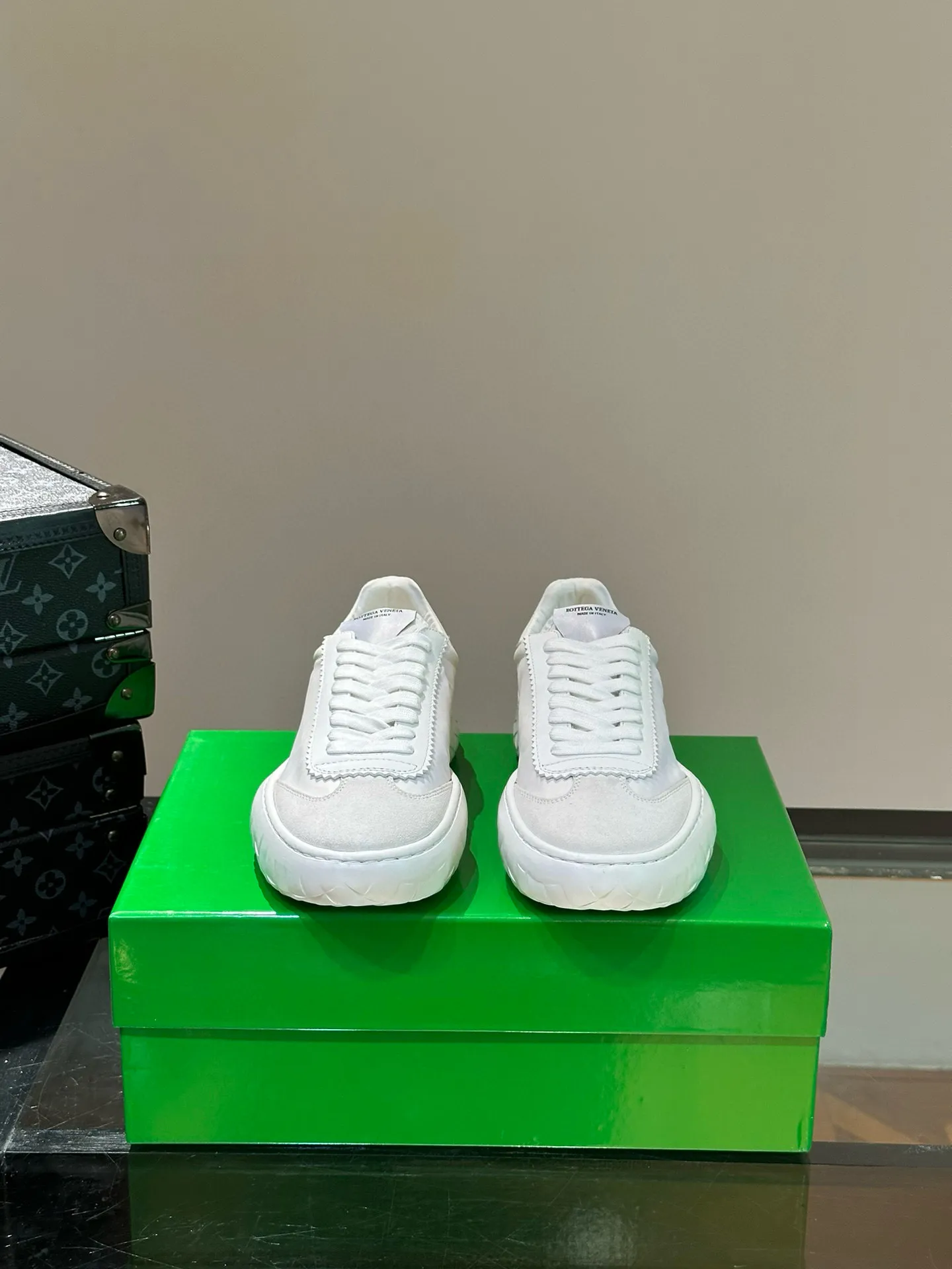 Factory price: 438💰BV/Bottega Veneta🆕New men's moral training sneakers, made of Sneaker technology nylon and suede, inspired by retro basketball shoes, a new interpretation of classic sneakers, a light, comfortable and breathable summer must-have item, the soles are made of classic woven texture, super recognizable, nylon suede stitching, full of texture! Size: 38-44, (45 customized)